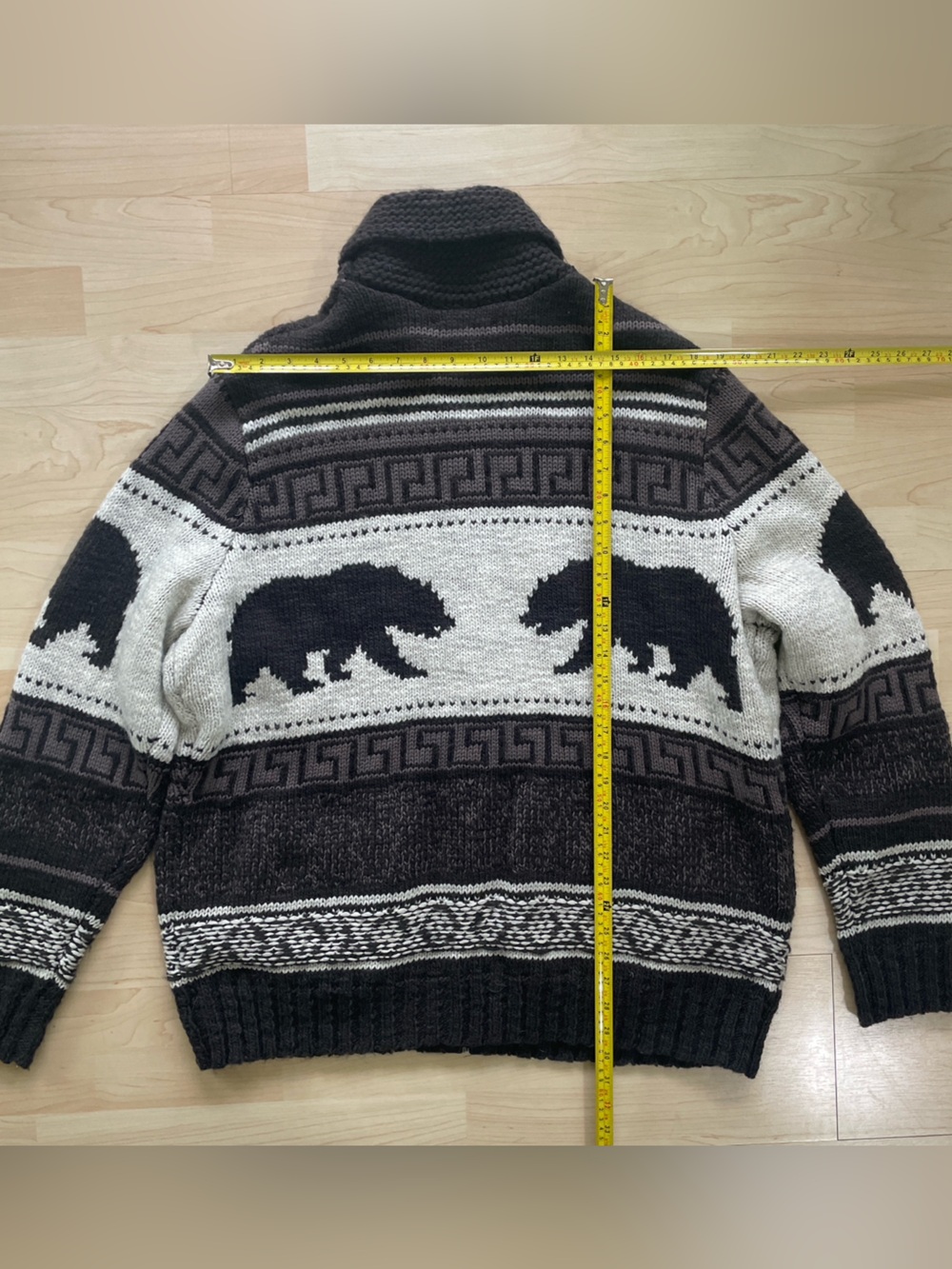 Lucky Brand Men’s Black & Cream Bear Zip Cardigan - Picture 5 of 6